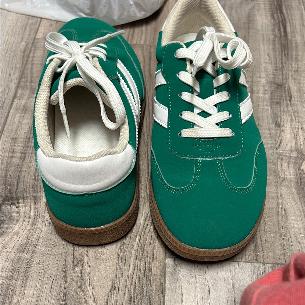 Green and White Sneakers - Picture 5 of 6